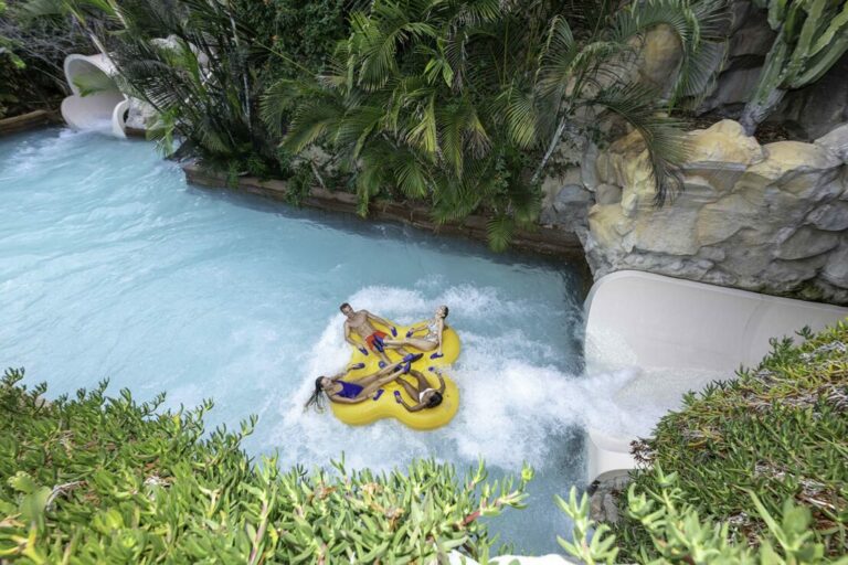 Diversión acuática inigualable: Descubre el Siam Park, número 1 en el Mundo