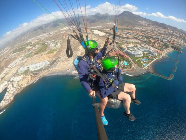 Aventura extrema en el cielo azul: Paracaidismo en Tenerife